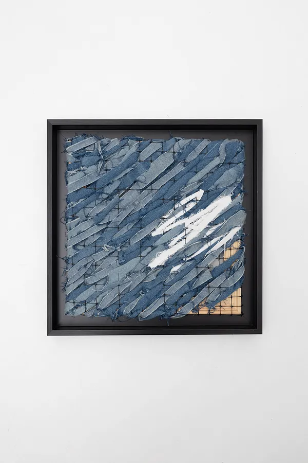 Зображення "Emotion" від David Kokhan, розмір: 40 x 40 cm, матеріали: textile (denim), stretcher frame, mesh, framed, медіум: mixed-media, місто: Kyiv