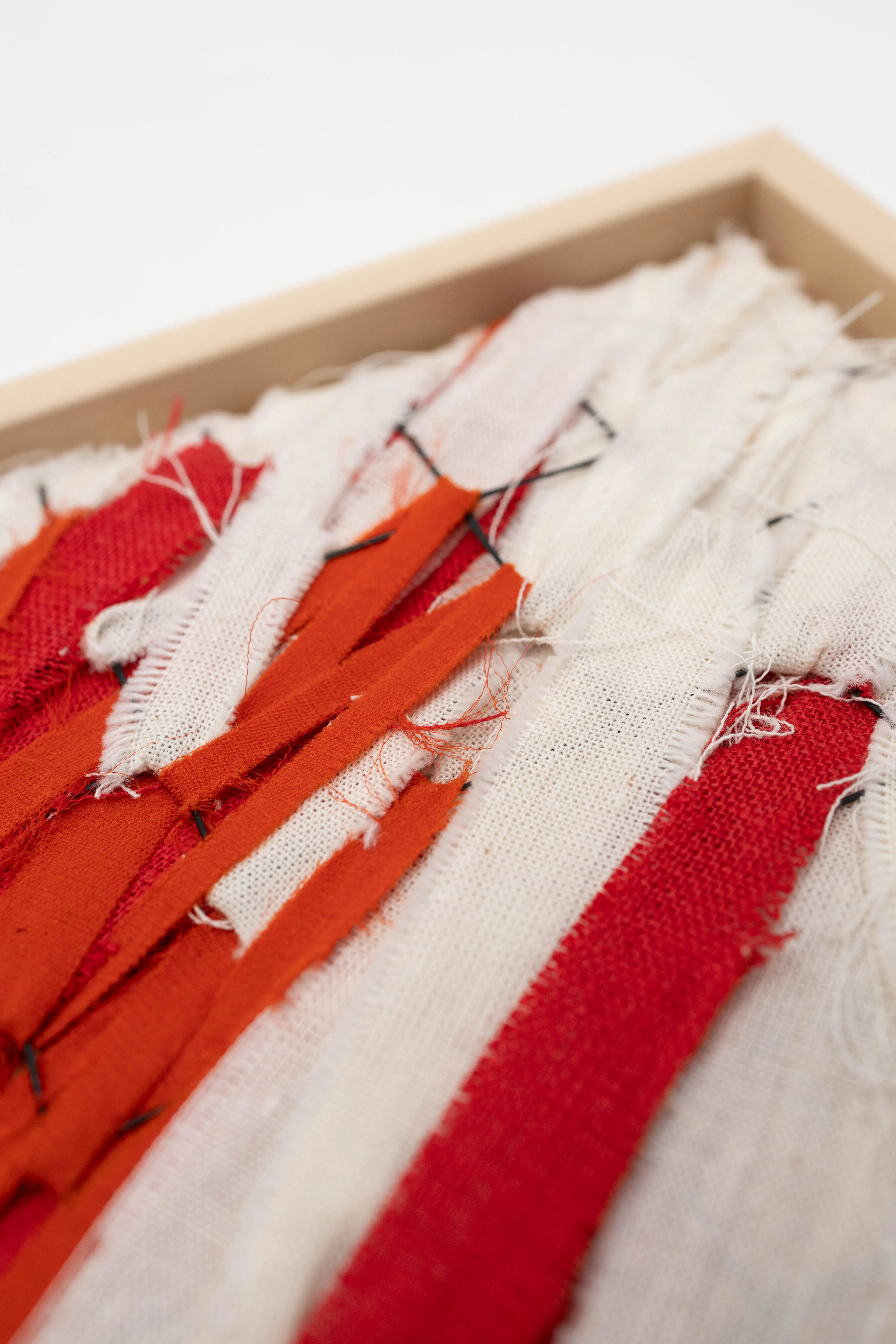Зображення "SPREADING LOVE" від David Kokhan, розмір: 15 x 15 x 3,5 cm, матеріали: textile (cotton, strеtch), stretcher frame, mesh, framed, медіум: mixed-media, місто: Kyiv Фото 2 з 6.