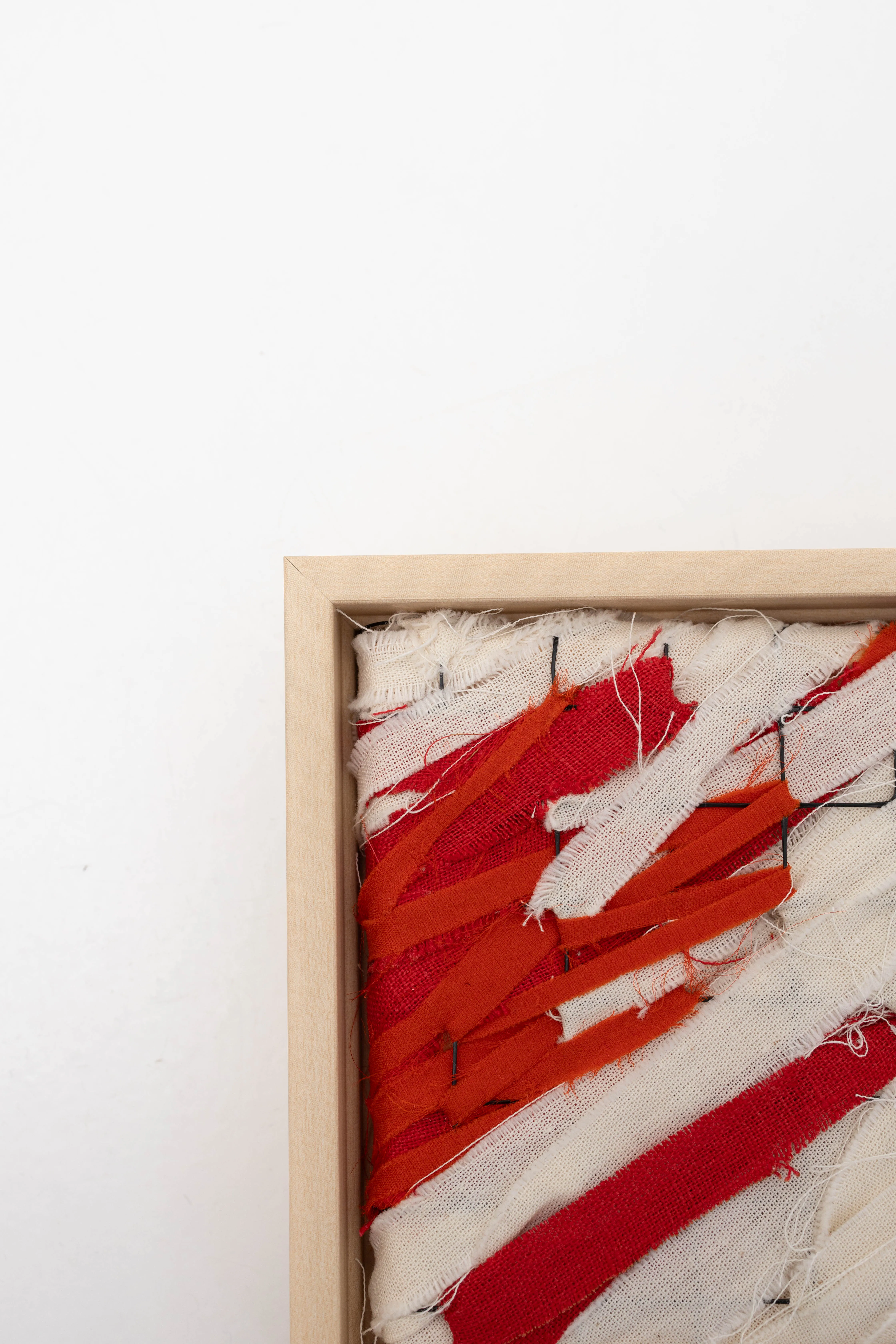 Зображення "SPREADING LOVE" від David Kokhan, розмір: 15 x 15 x 3,5 cm, матеріали: textile (cotton, strеtch), stretcher frame, mesh, framed, медіум: mixed-media, місто: Kyiv Фото 4 з 6.