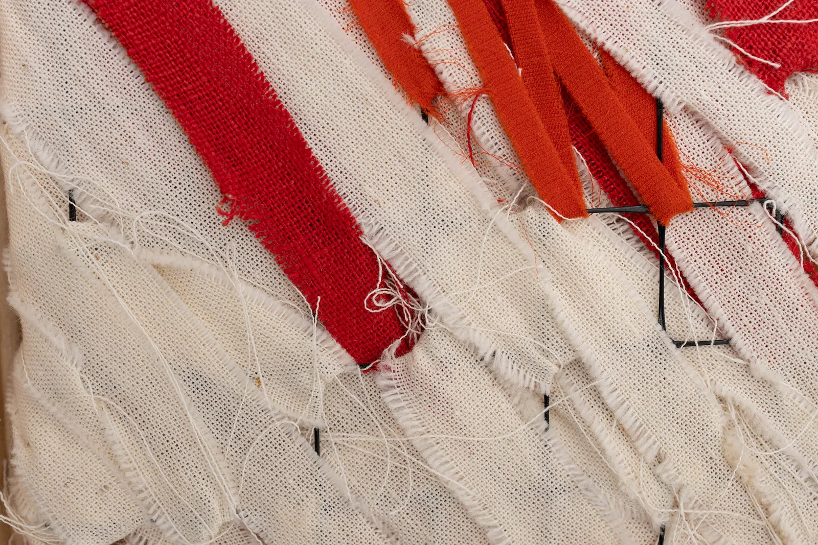 Зображення "SPREADING LOVE" від David Kokhan, розмір: 15 x 15 x 3,5 cm, матеріали: textile (cotton, strеtch), stretcher frame, mesh, framed, медіум: mixed-media, місто: Kyiv Фото 5 з 6.