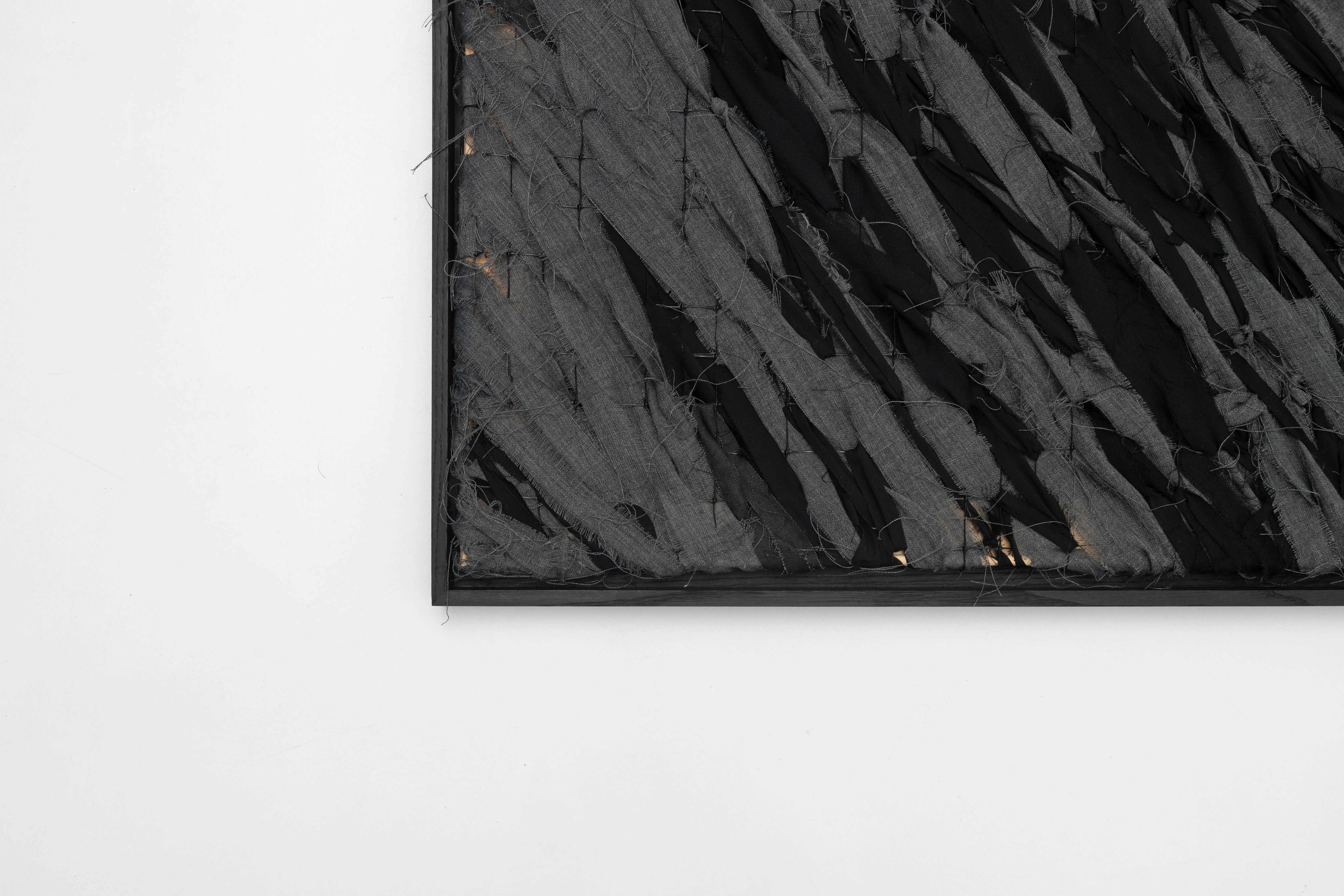 Зображення "Absorption" від David Kokhan, розмір: 104 x 84 x 3,5 cm, матеріали: textile (cotton, strеtch), stretcher frame, mesh, framed, медіум: mixed-media, місто: Kyiv Фото 4 з 9.